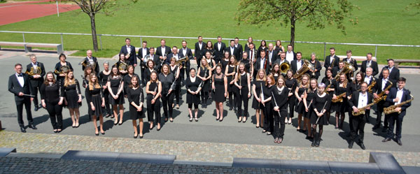 Gruppenfoto der Bläserphilharmonie Nordhessen Gruppenfoto der Bläserphilharmonie Nordhessen