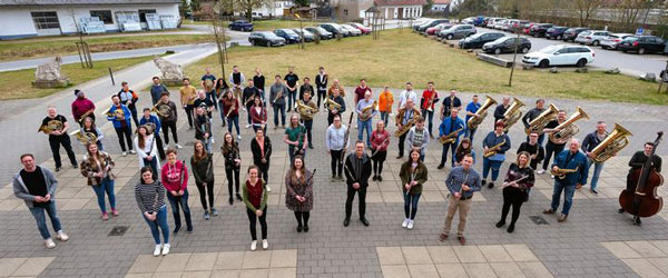 Gruppenfoto der Bläserphilharmonie Osthessen Gruppenfoto der Bläserphilharmonie Osthessen
